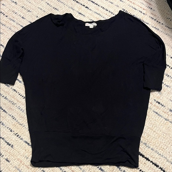 Zenana Outfitters Tops - Zenana Outfitters Black Short Sleeve Top